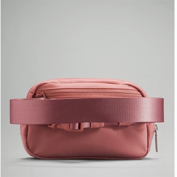 Lululemon Everywhere Belt Bag Pink Pastel NWT - Picture 7 of 7